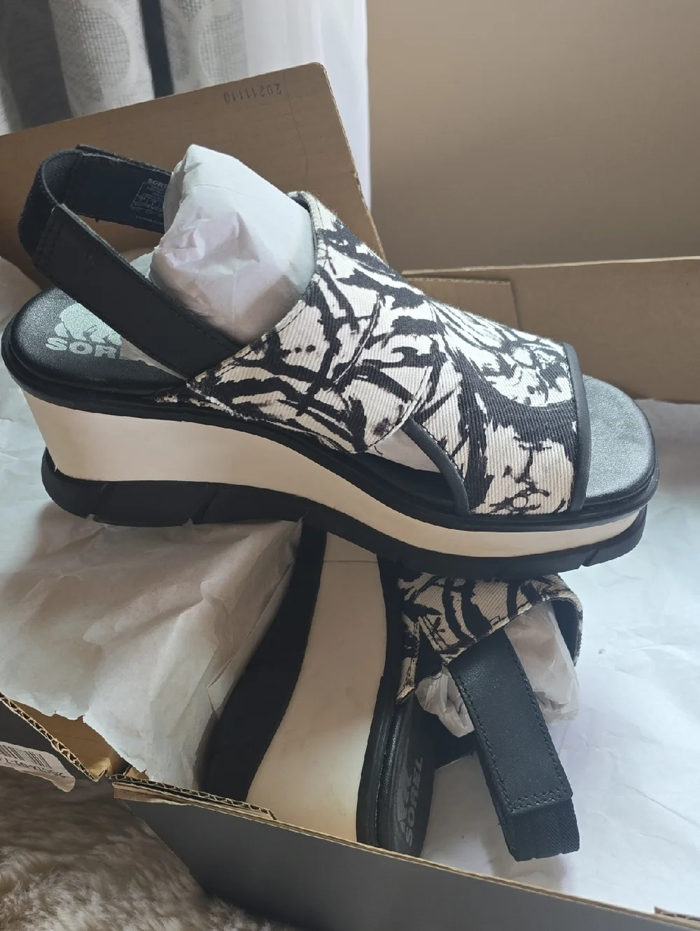 Sorel Black & White Floral Platform Sandal - Women's